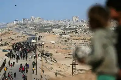 Israel concluyó la primera etapa de su repliegue en Gaza y comenzó el plazo para la liberación de rehenes