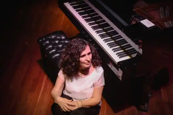 Paola Moreno celebra 50 años de música