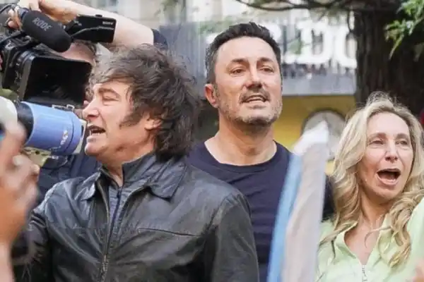 Milei en campaña: “La salida es abrazar las ideas de la libertad”