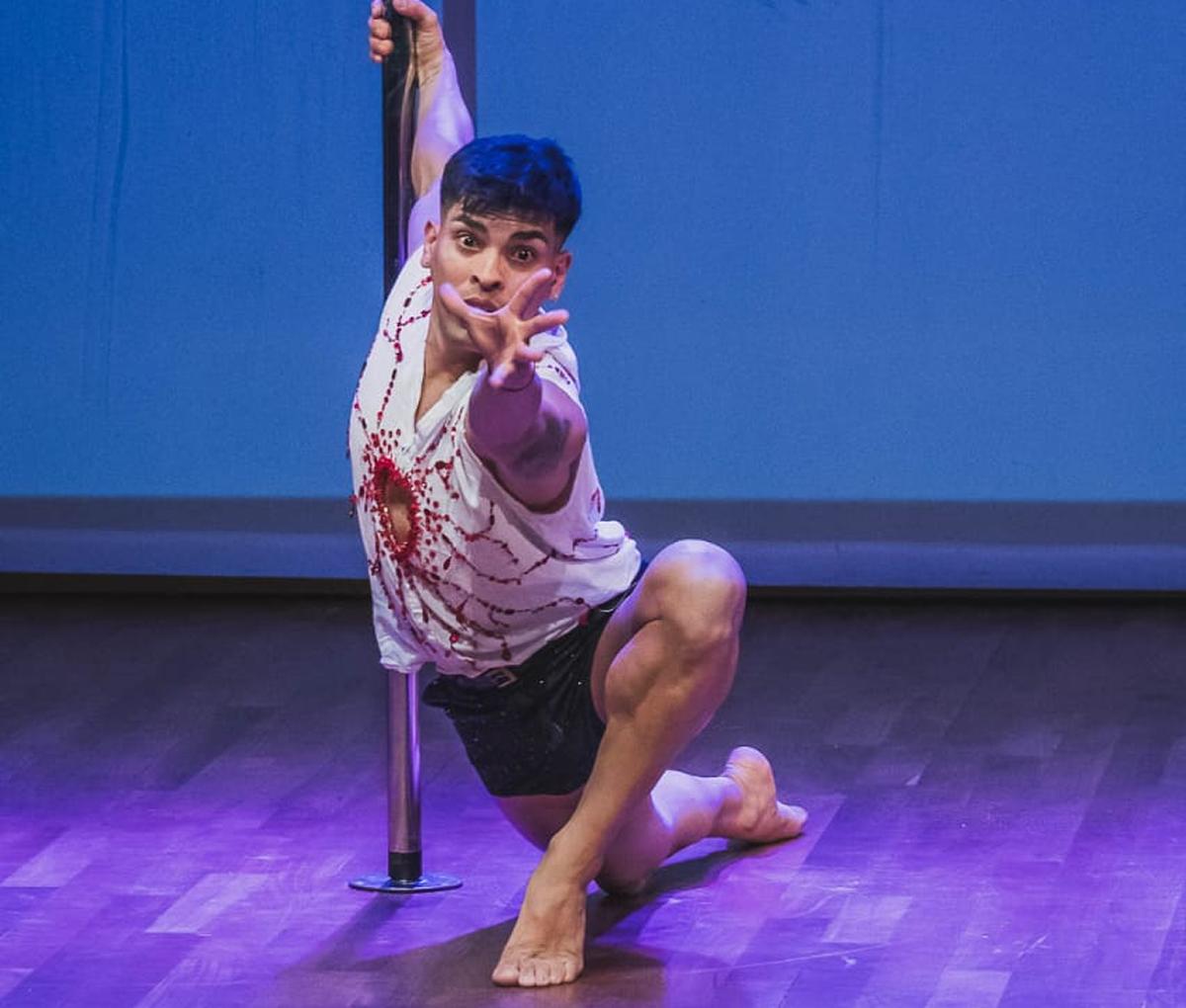 REFERENTE EN EL DEPORTE. Hernán, tucumano y campeón panamericano, demuestra que el pole es la mezcla perfecta entre arte y disciplina. / CORTESÍA HERNÁN RODRÍGUEZ