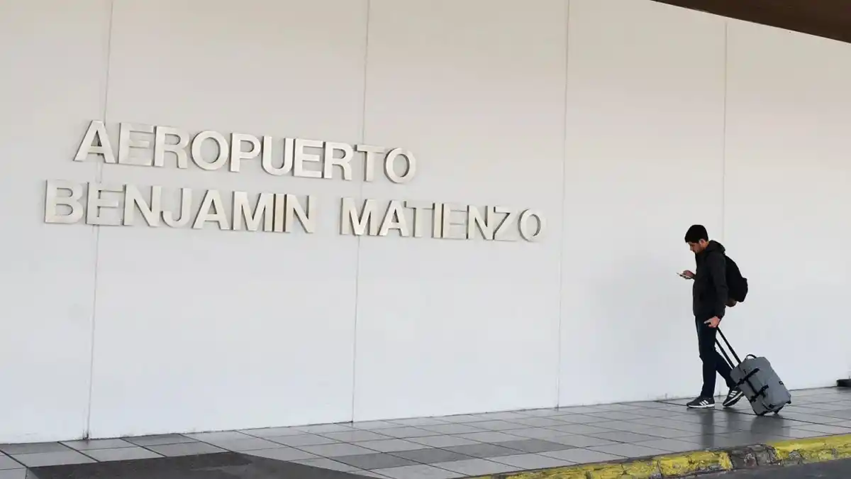 Tras los problemas por los incendios, ¿cómo opera el aeropuerto Benjamín Matienzo y qué pasa con los vuelos?