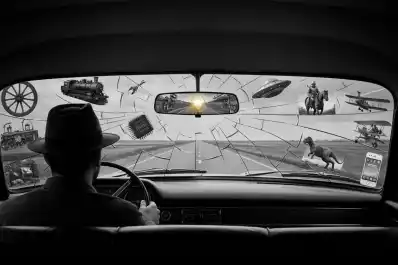 El espejo retrovisor roto: por qué mirar el futuro con los ojos de hoy es un error