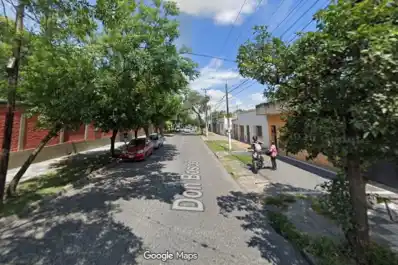 Sorprendió a un ladrón cuando intentaba robarle la rueda de auxilio del auto y lo redujo