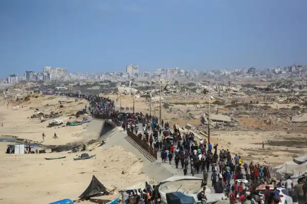 Los palestinos empiezan a volver a sus hogares