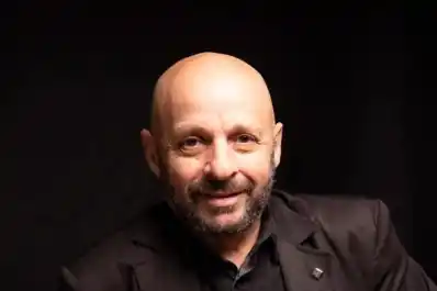 Raúl Sansica: “El teatro nos hace sentir y restituye la humanidad”