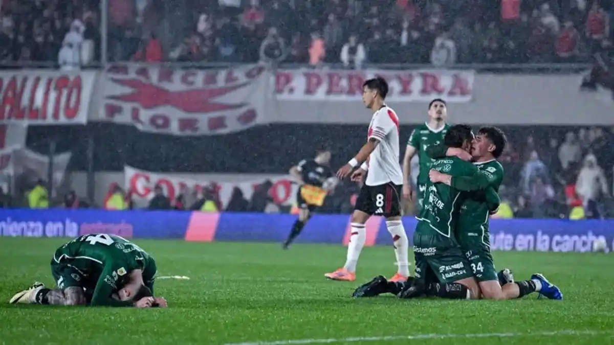 PLAN PERFECTO. Sarmiento dio el batacazo y venció a River en el Monumental.