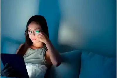 Especialistas recomiendan métodos para evitar las afecciones a la vista en tiempos de pantallas