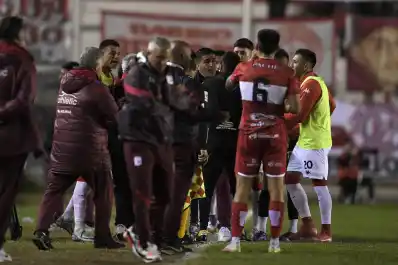 San Martín de Tucumán lo intentó todo, pero Mariano Campodónico lo perdió desde el banco