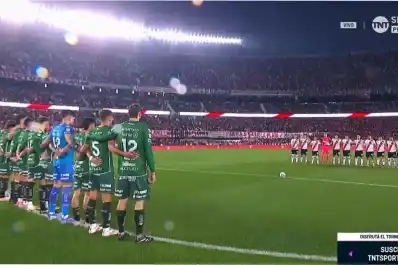 El conmovedor homenaje a Miguel Ángel Russo y el gesto de los hinchas River que paralizó el Monumental