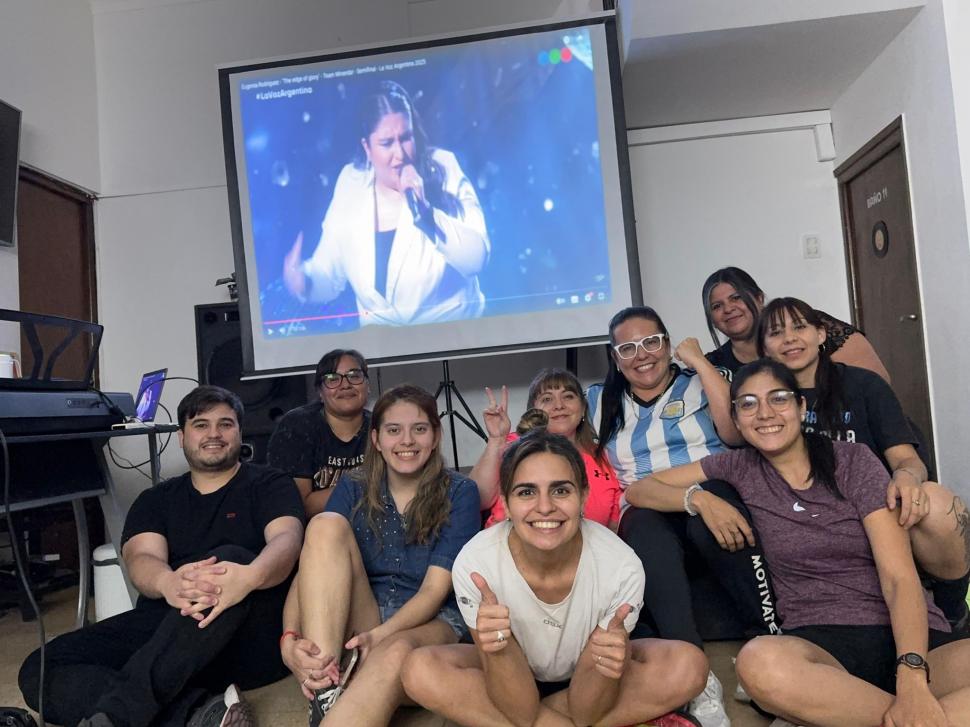 ALUMNOS Y COLEGAS. Hubo una vigilia en la Academia Cecilia Paliza.