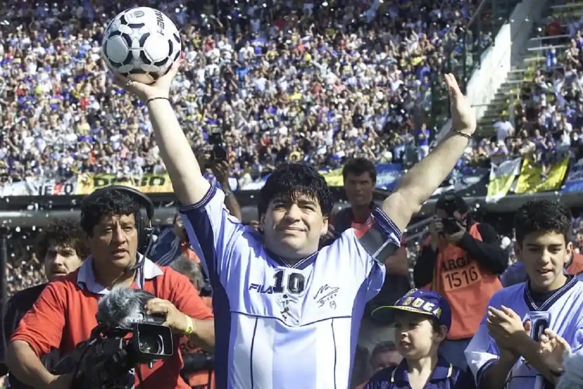El histórico alemán que sorprendió al mostrarse con una camiseta de Diego Armando Maradona