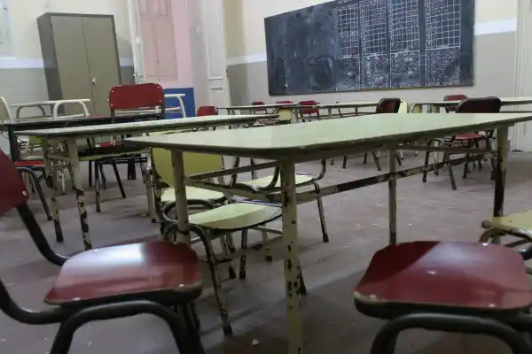 ¿Tengo clases? El paro docente se siente en las escuelas públicas de todo el país