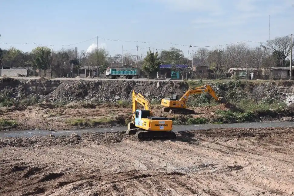 OBRAS INCONCLUSAS. El “Parque Costanera Río Salí” fue anunciado en 2011 por el intendente Domingo Amaya, pero nunca se terminó de hacer.