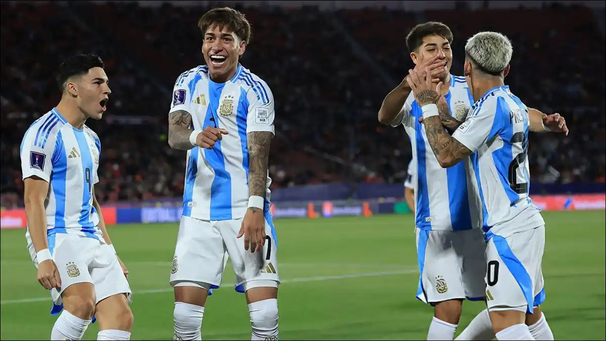 TODO LISTO. El equipo de Diego Placente ajustó los últimos detalles antes de medirse con Colombia por un lugar en la final del Mundial Sub 20.