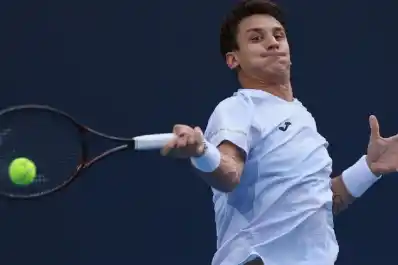 Camilo Ugo Carabelli no pudo terminar su partido en Estocolmo: la lesión que lo dejó fuera del ATP 250