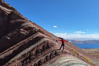 Descubre la nueva montaña arcoíris de Perú, el tapiz sagrado de los Andes
