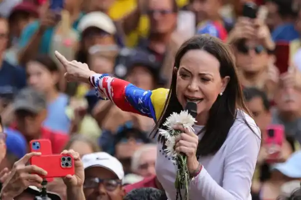 María Corina Machado anunció su regreso a Venezuela y cargó contra Delcy Rodríguez