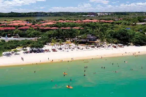 Una ciudad turística de Brasil cobrará una tasa ambiental a viajeros por vía terrestre desde 2026