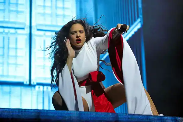 Los fans, los mejores detectives: ¿Rosalía está dejando mensajes ocultos en sus redes?