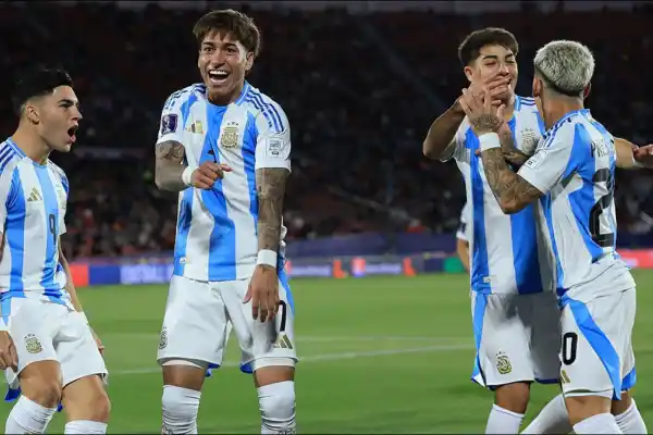 La Selección Argentina Sub 20 va por la final del Mundial: Diego Placente confirmó el equipo con tres bajas claves