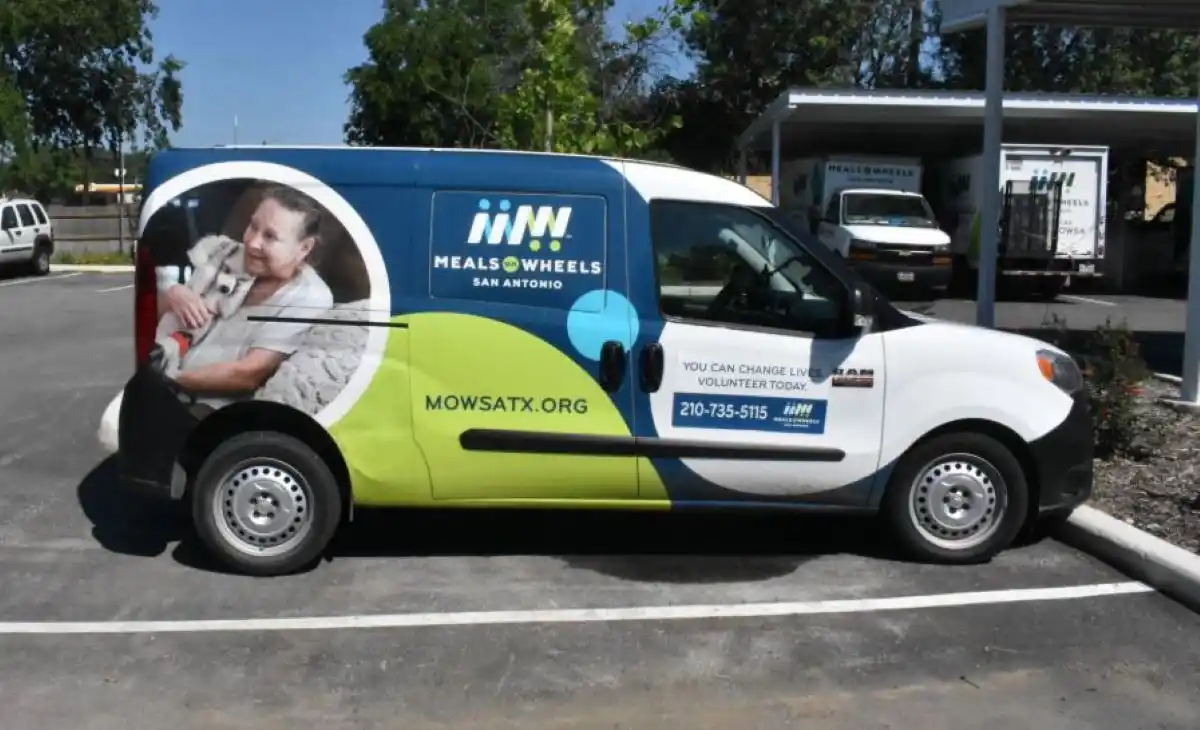 LOGÍSTICA. En Estados Unidos disponen de vehículos lo que amplía el horizonte de voluntarios porque generalmente son los que ponen la movilidad.