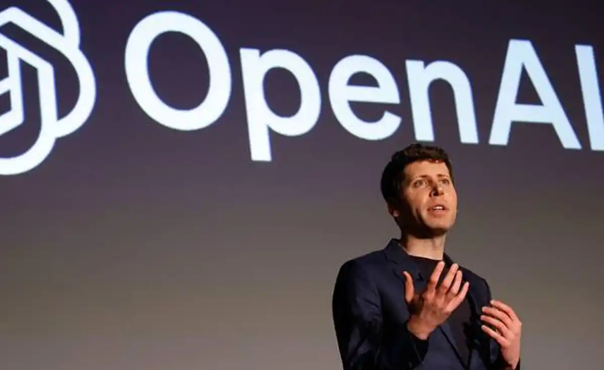 Controversia por el anuncio de ChatGPT: OpenAI permitirá tener charlas eróticas