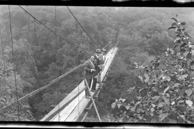 Recuerdos fotográficos: 1935. El atractivo puente colgante de Villa Nougués