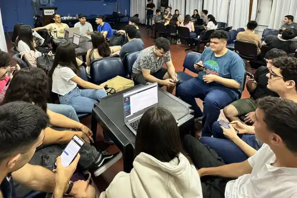 Dos equipos de la UNT brillan por sus proyectos de reciclaje textil y apoyo a niños migrantes