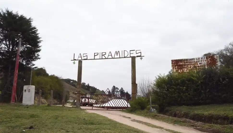 EL BARRIO DE LA POLÉMICA. Está ubicado dentro del sector sur del Parque Sierra de San Javier. 