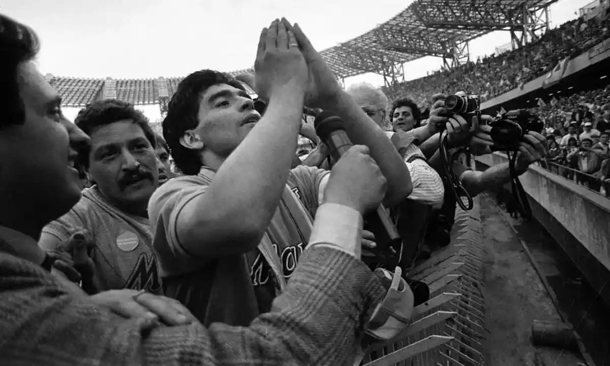 DIEGO MARADONA. La UBA dará un congreso sobre el 10.