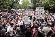 Forcejeos y tensión en la Agencia de Discapacidad por una protesta contra los recortes