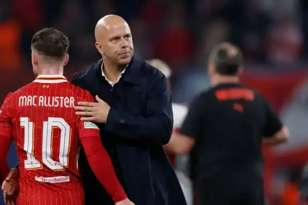Cruce en Liverpool: Arne Slot respondió a las críticas de Alexis Mac Allister y pidió que recupere su nivel de campeón del mundo