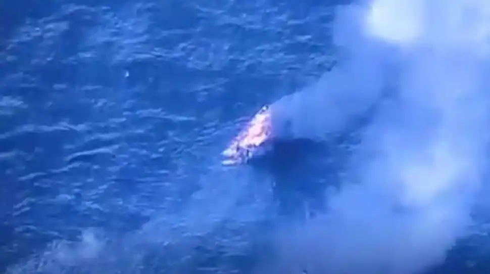 BOMBA. El 3 de octubre, otra lancha con tripulantes fue destruida.