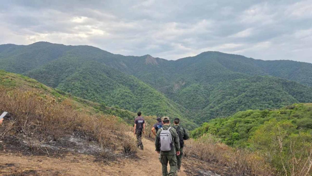 Misterio por la muerte del exjefe de Investigaciones: hallaron sogas, encendedores y un celular derretido