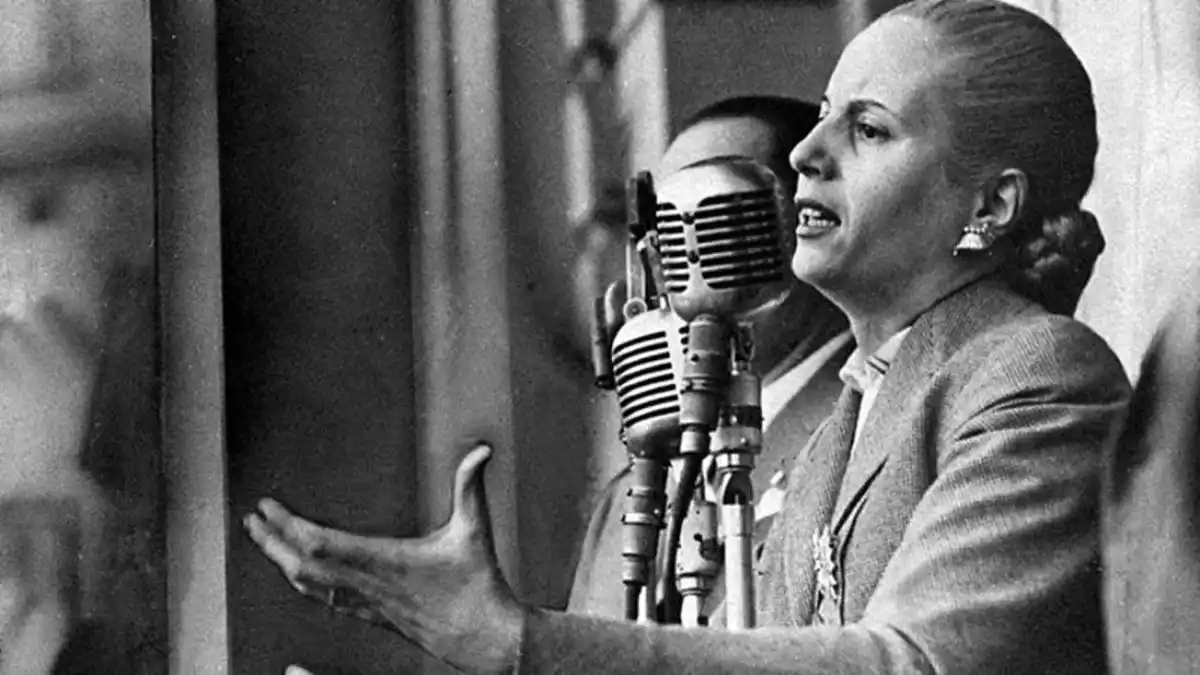 EVA PERÓN. Su novelesca vida y las peripecias sufridas “post mortem” han tentado a numerosos escritores a describirla.