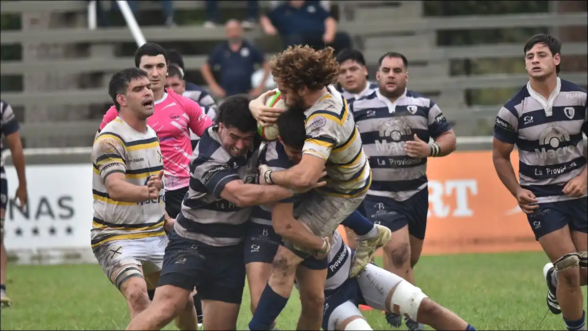 GOLPE DE EFECTO. Universitario sorprendió a Lawn Tennis con un triunfo trabajado que lo mantiene en carrera dentro del Regional del NOA.