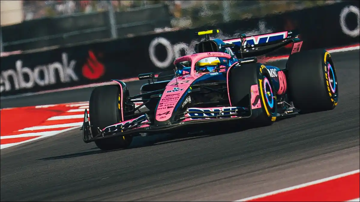 SIN RECOMPENSA. Colapinto evitó los incidentes de la largada, pero un toque inicial lo obligó a pasar por boxes y condicionó su actuación en el Sprint de Austin.