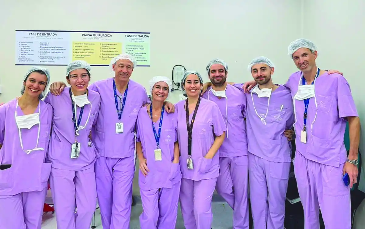 EL EQUIPO. Profesionales del Austral realizaron la intervención. 