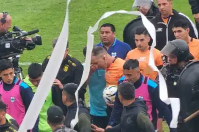 Escándalo en la Primera Nacional: el árbitro denunció amenazas y frenó el duelo Gimnasia de Jujuy-Deportivo Madryn