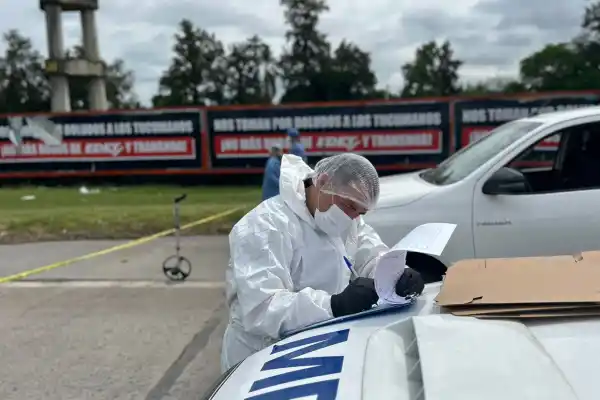 Investigan la muerte de un hombre a metros del predio de Banco Provincia