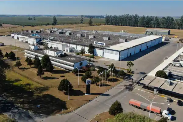 Scania vuelve a suspender líneas de producción