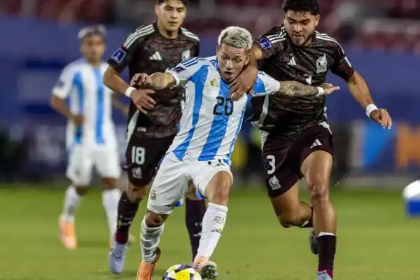 El mensaje de Prestianni tras el apoyo de Messi, Agüero y Scaloni: “Gracias por bancarnos desde lejos”