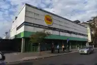 Despidos y protesta por el cierre de sucursales de VEA