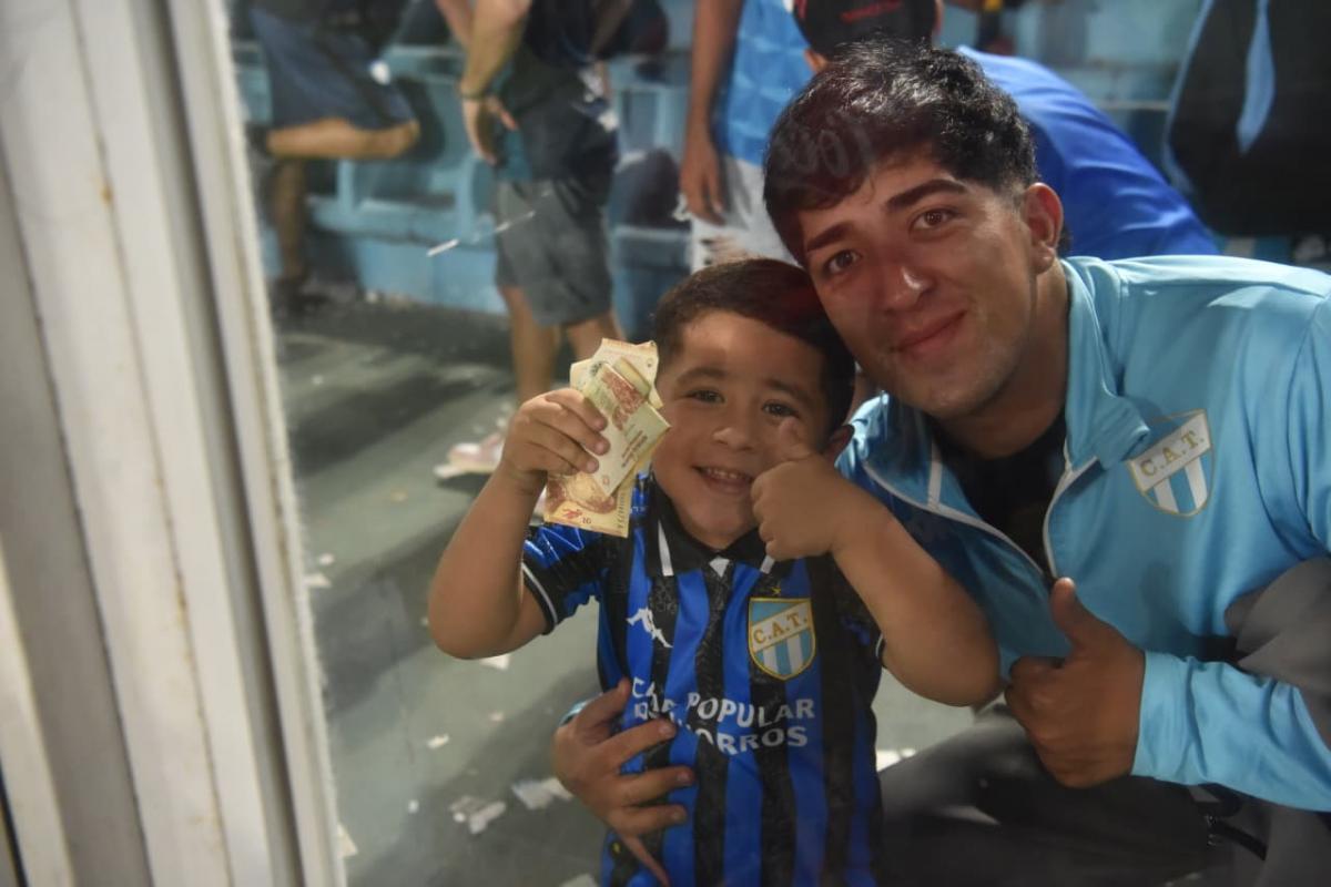 Silbidos, billetes y una relación rota dentro de Atlético Tucumán