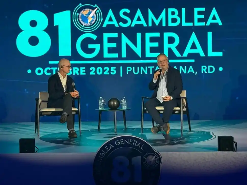 MODELO REPLICABLE. Paul Deegan y Martín Etchevers hablaron del ejemplo de Canadá y de la inteligencia artificial.