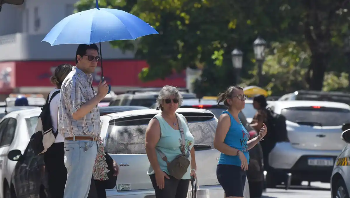 PESADO. El cierre de la semana estará marcado por las altas temperaturas y anuncian lluvias para mañana. 
