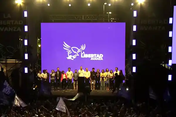 Javier Milei cerró la campaña de LLA: “A partir del domingo va a cambiar en serio la Argentina”