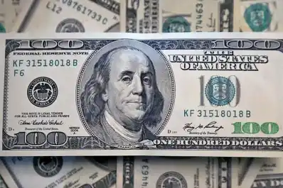 El dólar cede ante otra intervención de Estados Unidos, mientras se recuperan las acciones