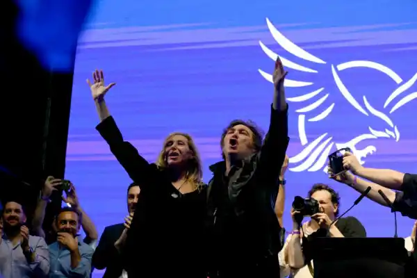 Milei define su estrategia para el día después de las elecciones: entre sostener a Francos o promover a Caputo