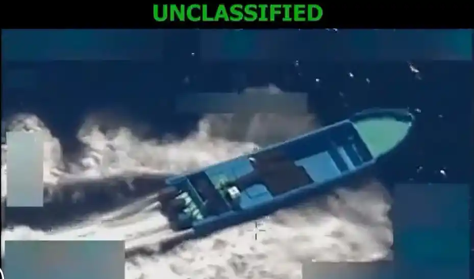 VIDEO. Estados Unidos mostró una filmación en la que se ve el ataque a un barco en el Pacífico.